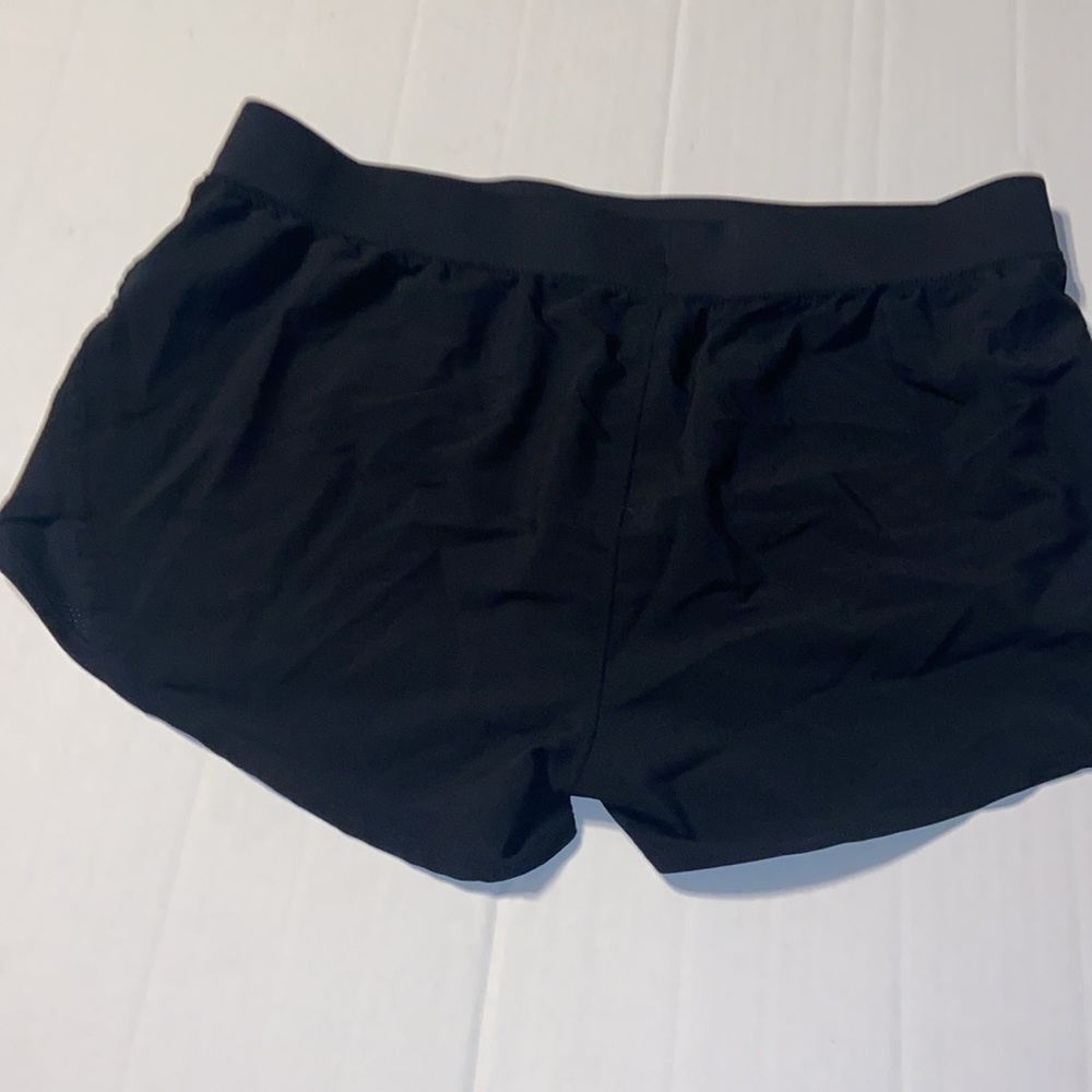 Under Armour black athletic shorts size medium - Picture 2 of 7